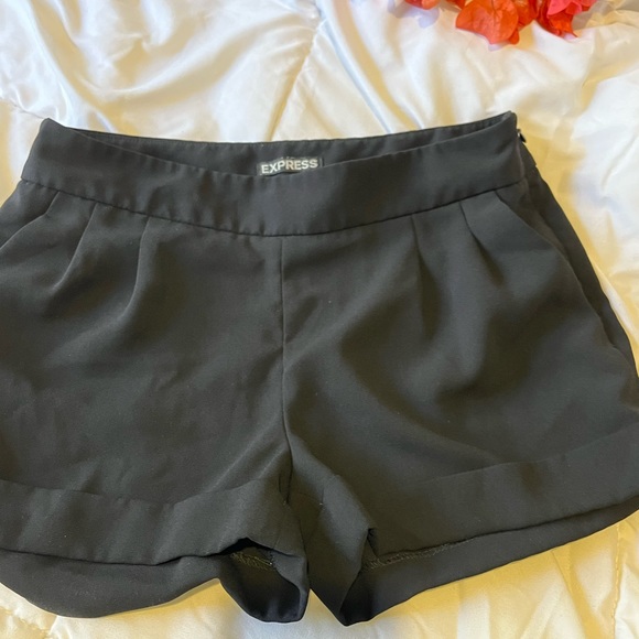 Express Black Cuffed Shorts size 0 - Picture 2 of 5